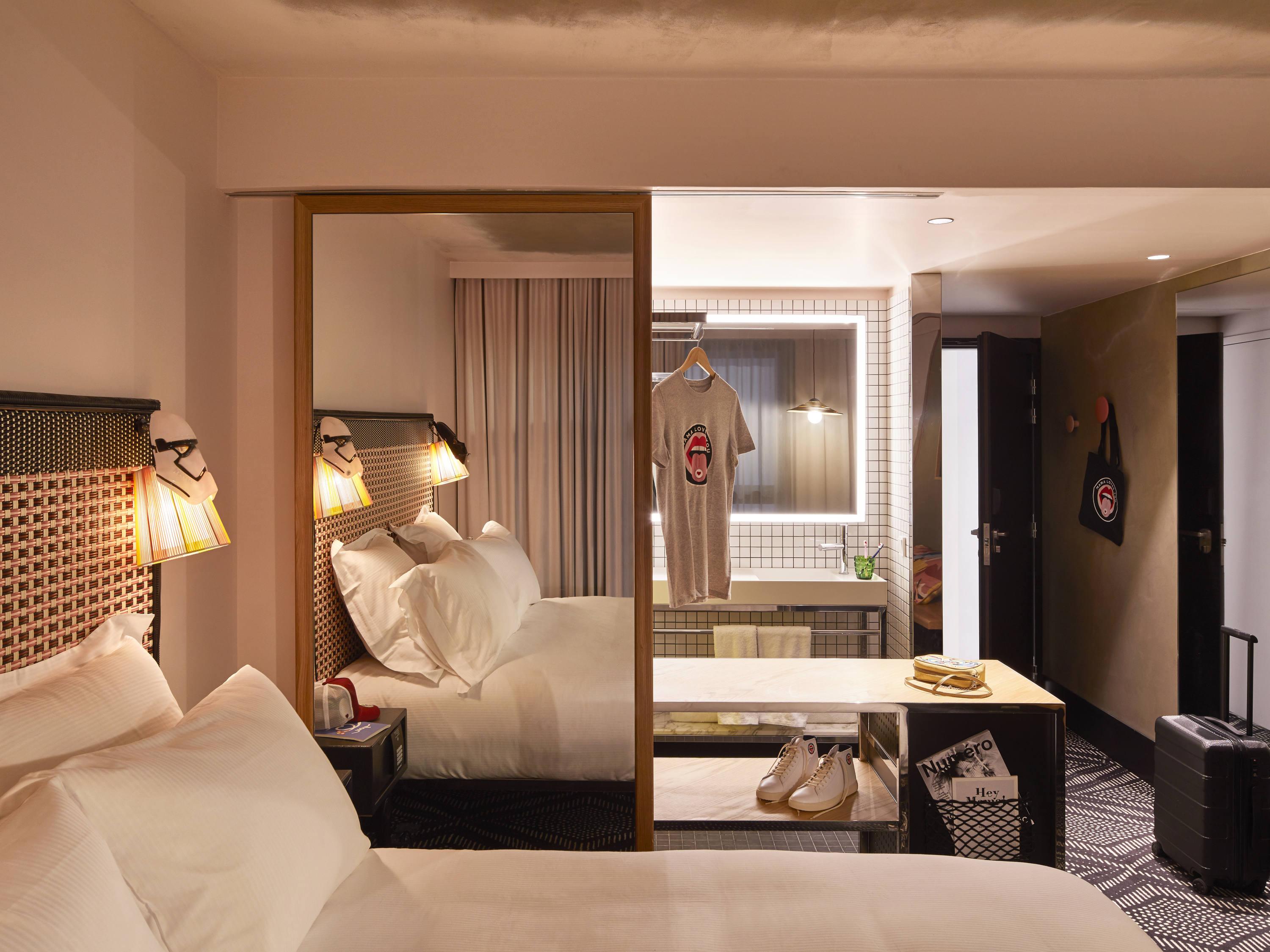 Mama Shelter Paris West Hotel Exterior photo