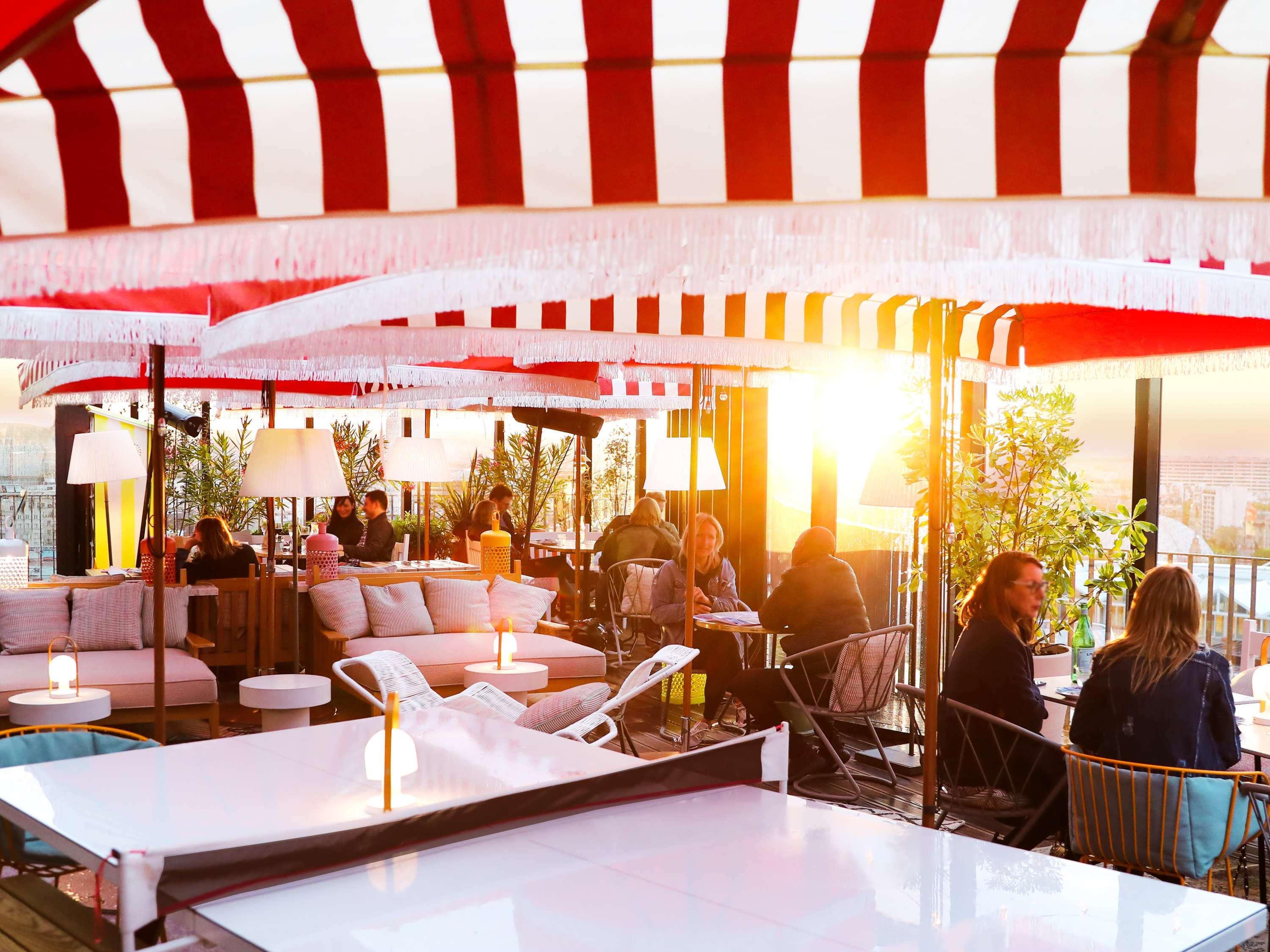 Mama Shelter Paris West Hotel Exterior photo
