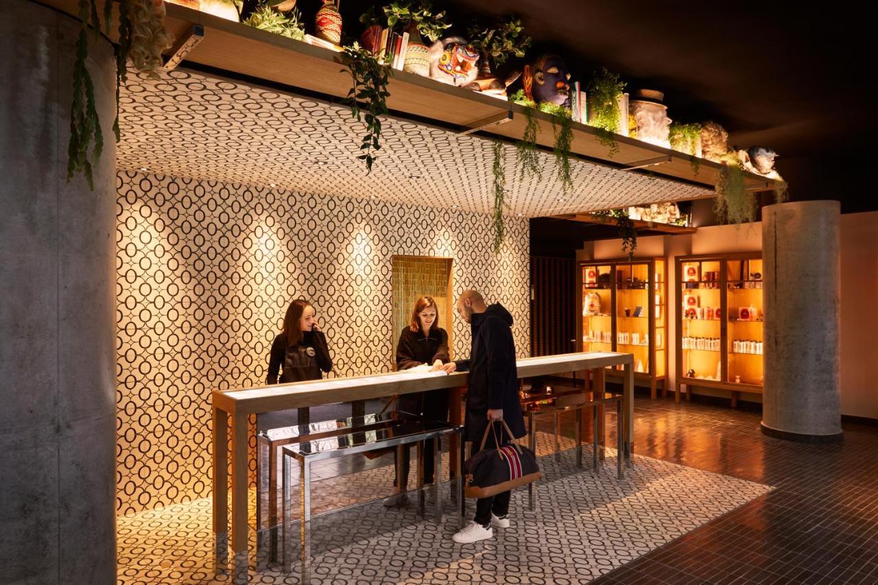 Mama Shelter Paris West Hotel Exterior photo